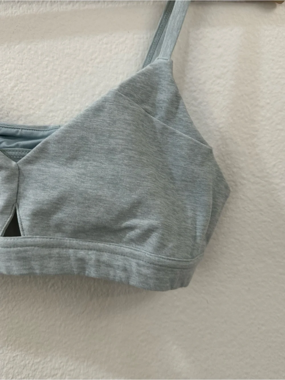 Alo Yoga Alosoft Lounge Cutout Bra Gray Size Small